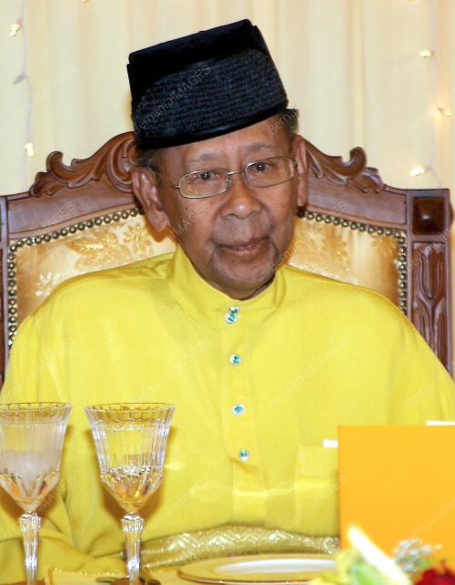 TUANKU ABDUL HALIM MU'ADZAM SHAH