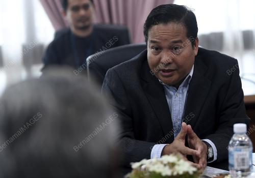 DATUK BAHAROM MAHUSIN