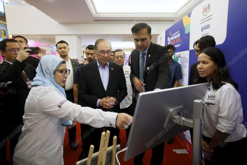 DATUK SERI ANWAR IBRAHIM