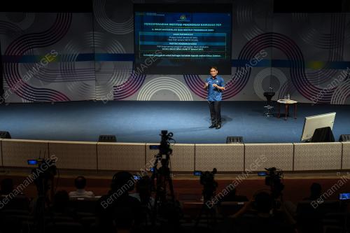DR RADZI JIDIN
