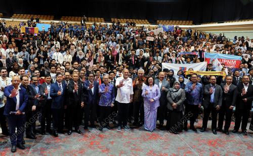DATUK FAHMI FADZIL