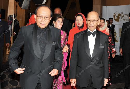 KL36_12112012_AGONG