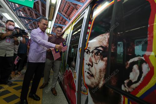 FAHMI FADZIL