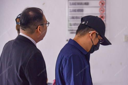 KL36_1404122026_MINYAK_TIRUAN
