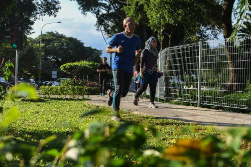 TINJAUAN AKTIVITI RIADAH YANG DIBENARKAN MENGIKIT SOP DI TAMAN TASIK TITWANGSA DALAM PKPP