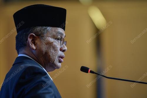 DATUK DR MOHD NA'IM MOKHTAR