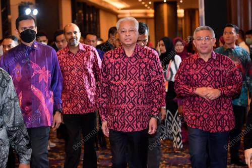 DATUK SERI ISMAIL SABRI YAAKOB