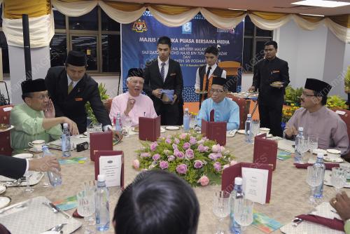 DATUK SERI MOHD NAJIB TUN ABDUL RAZAK