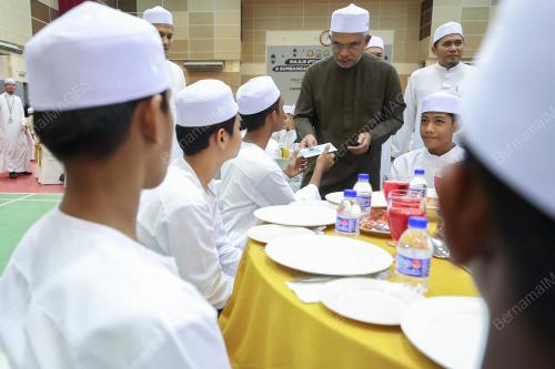 TAN SRI DR MOHD DAUD BAKAR