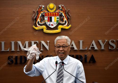 DATUK SERI ISMAIL SABRI YAAKOB