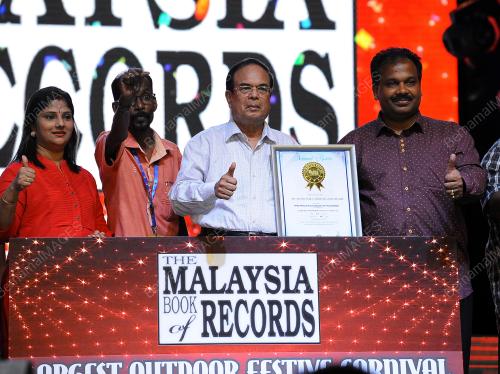 KL36_16102017_DEEPAVALI_BN201710168589