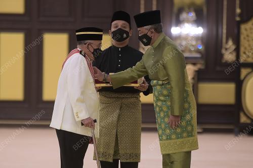 AL-SULTAN ABDULLAH RI'AYATUDDIN AL-MUSTAFA BILLAH SHAH 