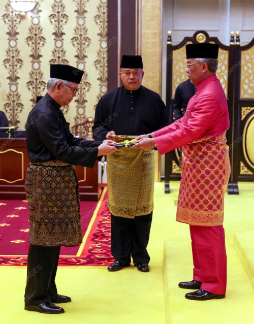AL-SULTAN ABDULLAH RI'AYATUDDIN AL-MUSTAFA BILLAH SHAH