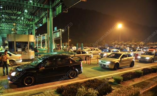 KL36_17082012_TOL_GOMBAK