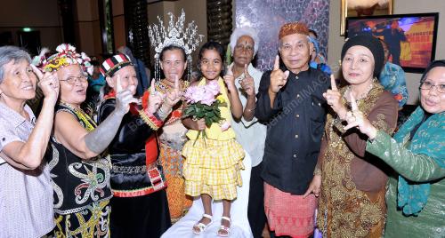 KL36_17102012_WARGA_EMAS
