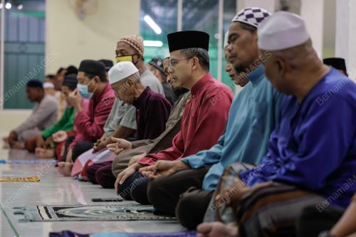 AHMAD FAHMI MOHAMED FADZIL