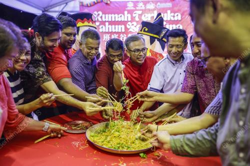 FAHMI FADZIL