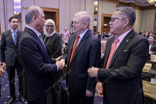 DATUK SERI FADILLAH YUSOF