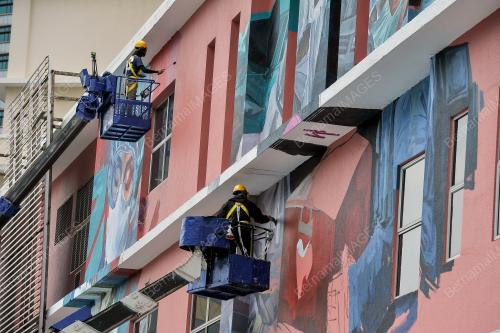 LUKISAN MURAL BARISAN HADAPAN DI INSTITUT JANTUNG NEGARA