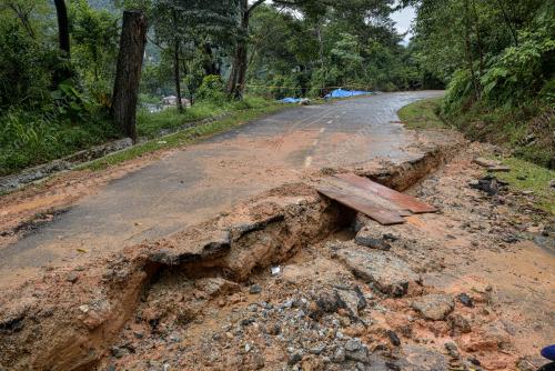 TINJAUAN TERKINI TANAH RUNTUH