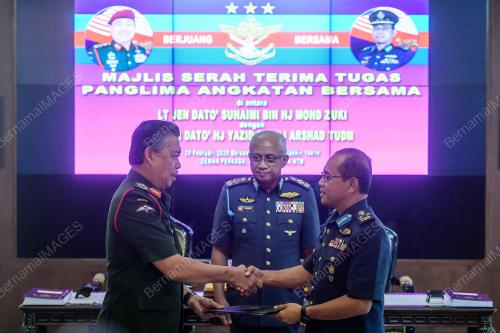 TAN SRI AFFENDI BUANG