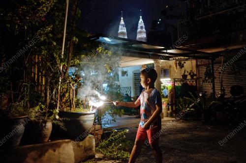 COVID-19 : TINJAUAN MENJELANG AIDILFITRI