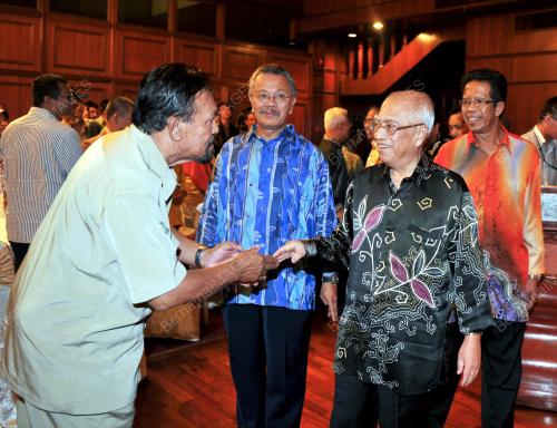TAN SRI SANUSI JUNID