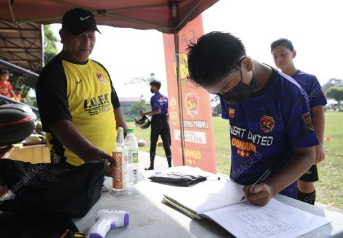 AKTIVITI BOLA SEPAK