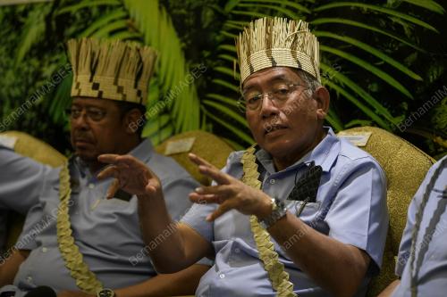 DATUK SERI MAHDZIR KHALID