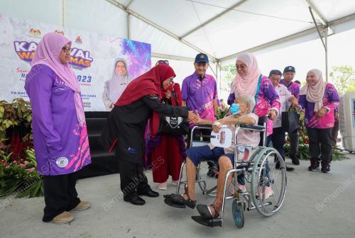 DATUK AIMAN ATHIRAH SABU