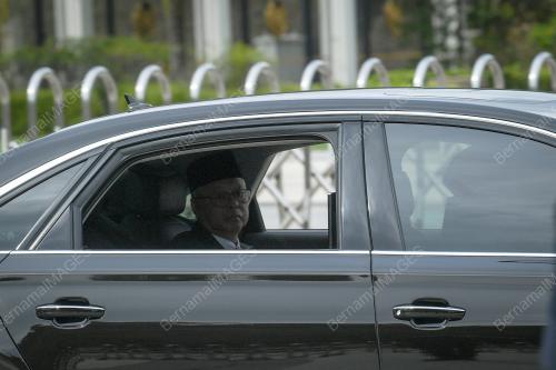 ISMAIL SABRI KELUAR ISTANA NEGARA