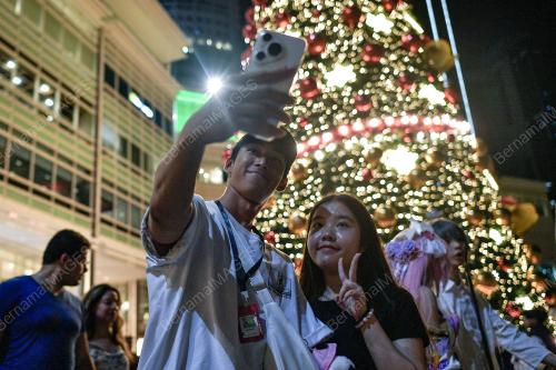 POKOK KRISMAS