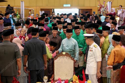AL-SULTAN ABDULLAH RI'AYATUDDIN AL-MUSTAFA BILLAH SHAH