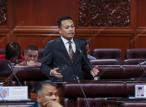 NIK NAZMI NIK AHMAD