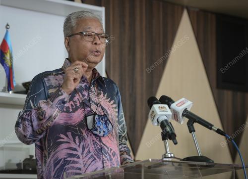 DATUK SERI ISMAIL SABRI YAAKOB