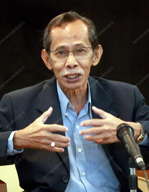 KL36_25062013_SASTERAWAN