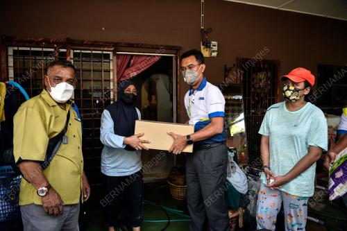 MAJLIS SUMBANGAN ZAKAT SELANGOR SANTUNI MANGSA BANJIR