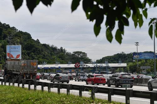 TINJAUAN ALIRAN TRAFIK LEBUHRAYA KARAK
