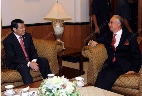 MOHD NAJIB TUN ABDUL RAZAK