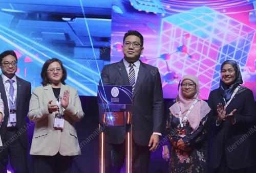 TAN SRI TENGKU MUHAMMAD TAUFIK TENGKU KAMADJAJA AZIZ