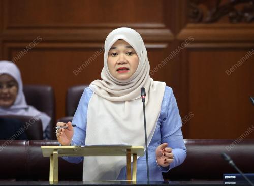 FADHLINA SIDEK