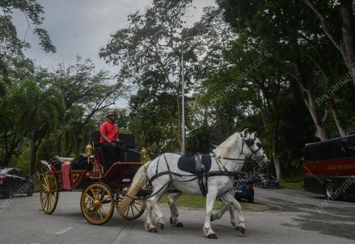 SARJAN MEJAR REJIMEN, PEGAWAI WAREN I NORAZMI ABDULLAH