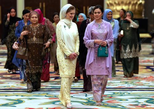 TUNKU HAJAH AZIZAH AMINAH MAIMUNAH ISKANDARIAH