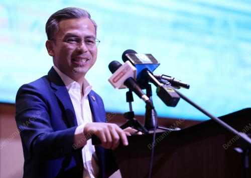 FAHMI FADZIL