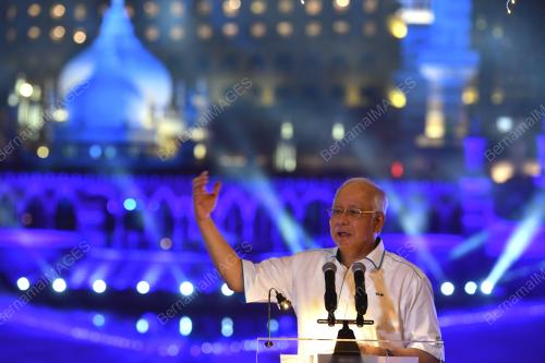 KL36_28082017_RIVER_LIFE