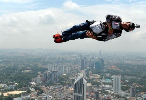 KL36_28092013_BASE_JUMP