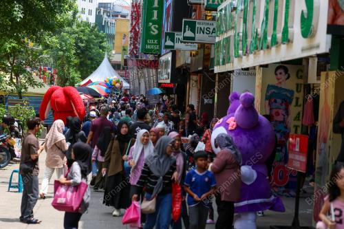 TINJAUAN PERSIAPAN HARI RAYA