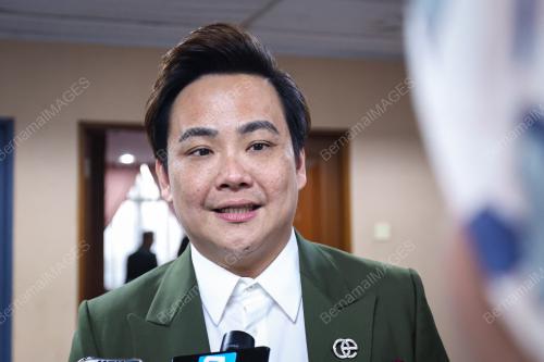 DATUK DR CALVIN KHIU