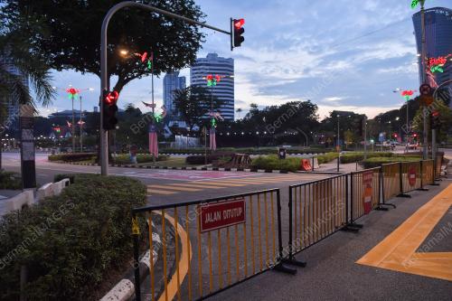 DATARAN MERDEKA DITUTUP - ELAK ORANG RAMAI BERKUMPUL