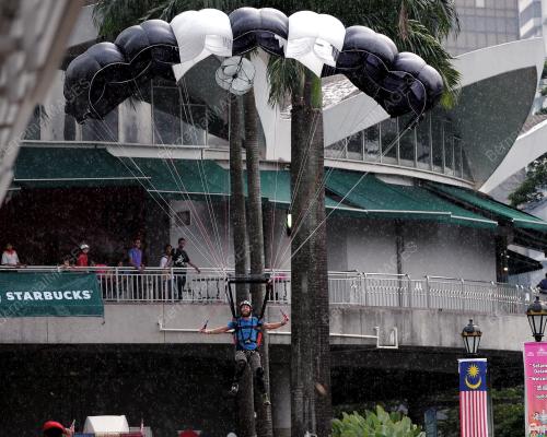 KL36_29092012_BASE_JUMP